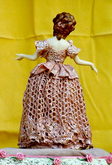 DOLL002r.jpg