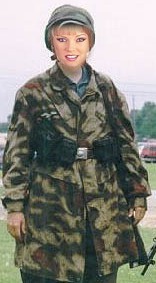 falscrimjanger_girle.jpg (16766 bytes)