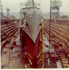 drydock_fore.jpg (22498 bytes)