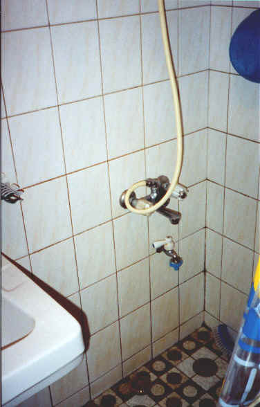 shower.BMP (663318 bytes)