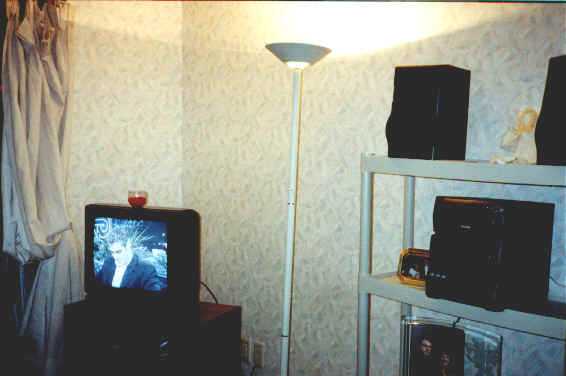 tv.BMP (639254 bytes)