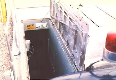 entry.jpg (19461 bytes)