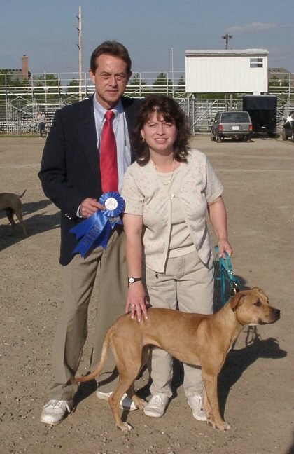 Babe gets 1st place ribbon, Judge John Colby.