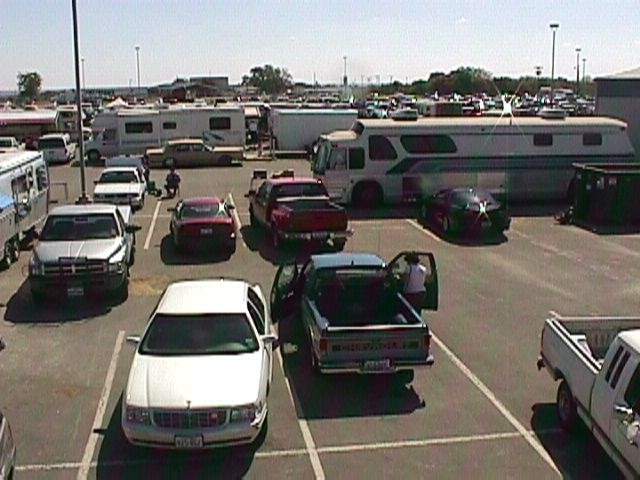 belton99parkinglot.jpg (49464 bytes)