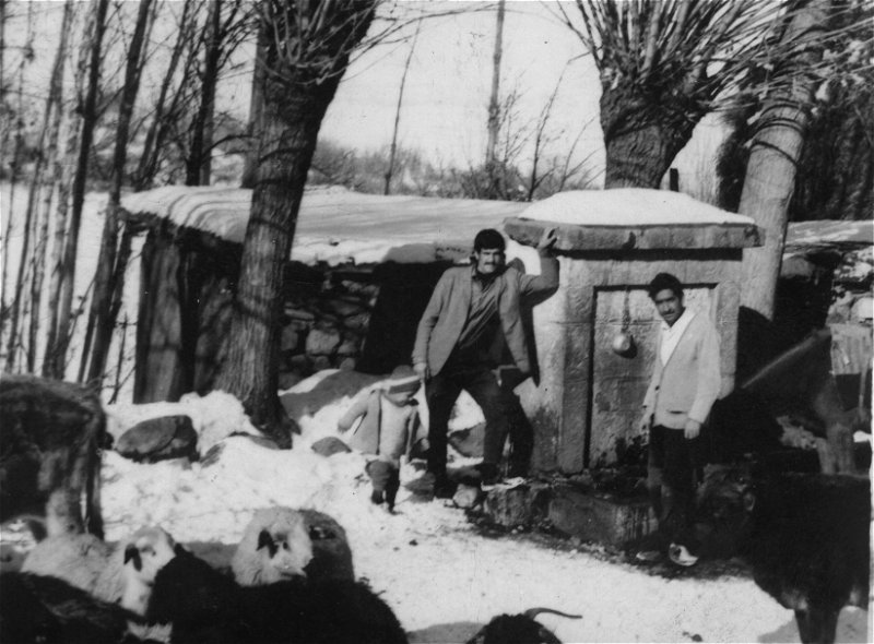 Eski yalangoch buvilarning fotosuratlari