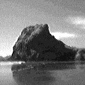 Piha's Lion Rock (6271 bytes)