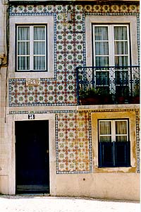 azulhouse.jpg (27015 bytes)