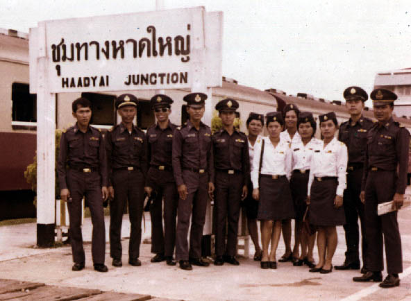 satit015.jpg (53096 bytes)