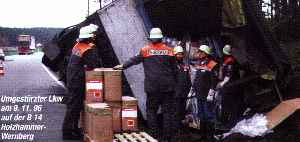 Umgest&uuml;rzter LKW am 09.11.96 auf der B 14