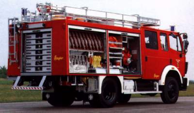 L&ouml;schgruppenfahrzeug 16 f&uuml;r Brandbek&auml;mpfung (Gesamtansicht)