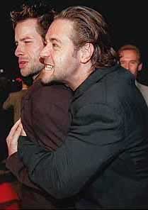 Guy Pearce, watch out! You've got a Crowe on your back!!