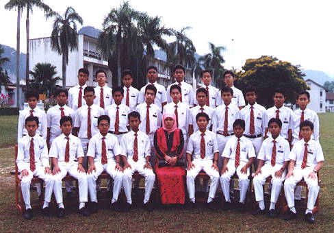 Starian Form 2t Sekolah Tuanku Abdul Rahman Ipoh Perak Darul Ridzuan 1990 4 8 Hosted By Www Geocities Ws Setstats 1