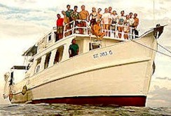 Mako dive team on Jonassis - Pulau Payar