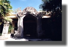 Gateway to shops