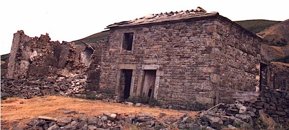 CrackpotHall.jpg (80919 bytes)