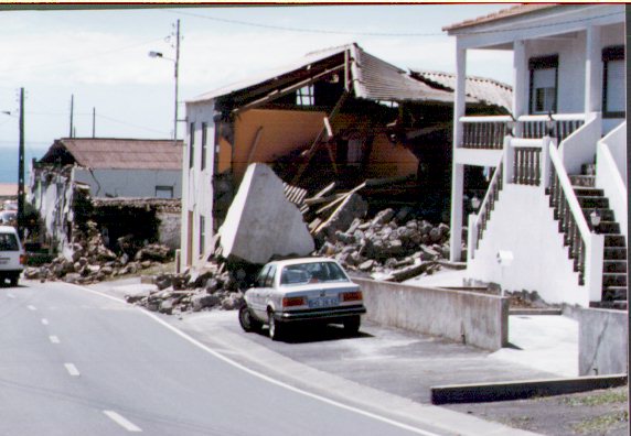 TerramotoCB1 (2).jpg (56540 bytes)