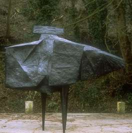 Lynn Chadwick - Stranger III