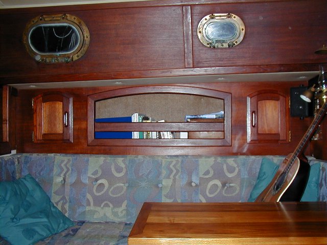 Port settee