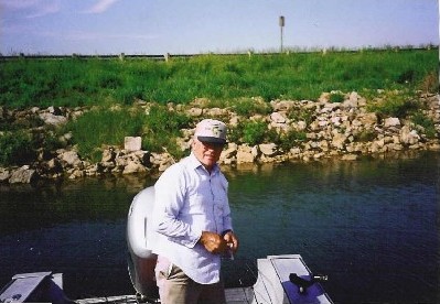 P3_DickV_fishing.jpg