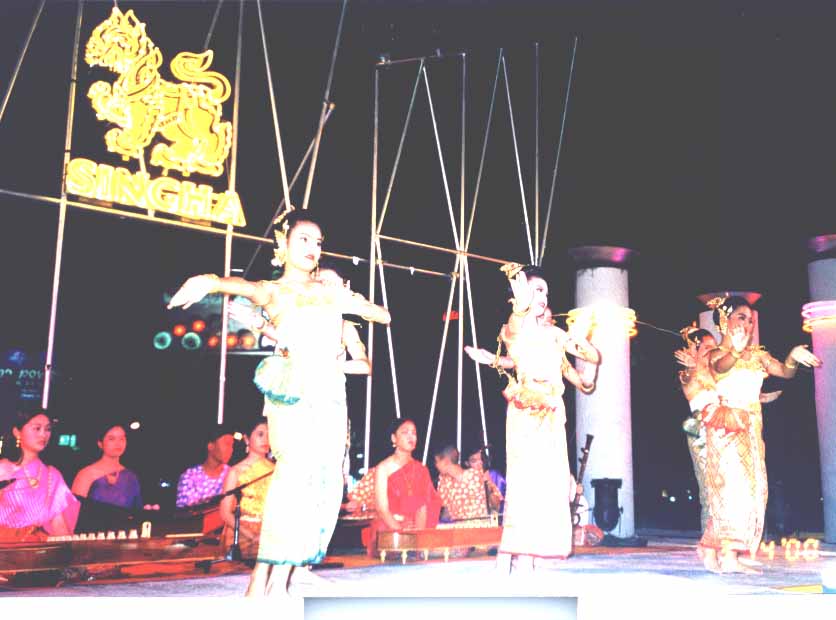 pic9e.jpg (58759 bytes)