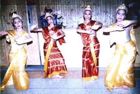pictawarawadee.jpg (34036 bytes)
