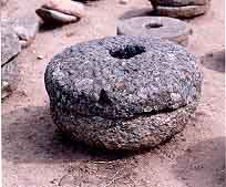 Piedra de molino manual, muy abundante en la mayora de los yacimientos