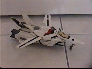 macross1.jpg (16803 bytes)