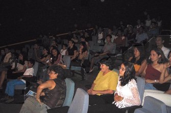 O cine-teatro lotado