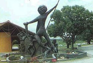 monumento do cabe�a de cuia - encontro das �guas