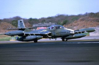 Avi�n A-37B FAE