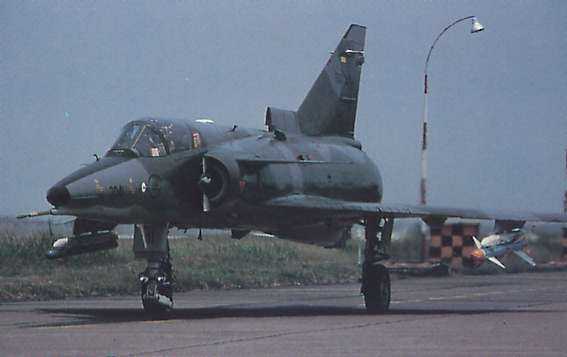 Avin supersnico de Combate: IAI Kfir-CE de la FAE armado con un misil aire-aire Rafael Python Mark-3