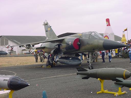 Avin Caza Mirage F.1JA de la FAE armado con misil Aire-Aire Rafael Python Mk.III
