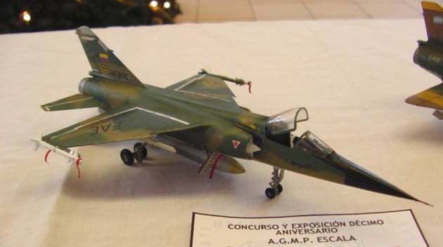 Maqueta del F.1 ecuatoriano construida por el Guatemalteco LUIS G. de la Asociaci�n Guatemalteca de Modelismo Plastico "Escala".