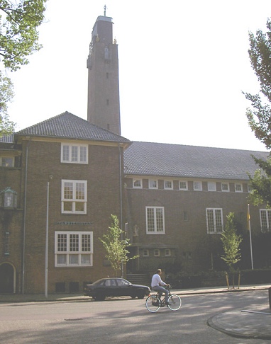 [The former 'Euterpestraat' landmark.]