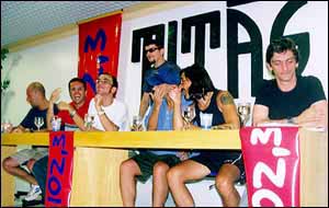 45 - Em entrevista pra R�dio 102,3 ...