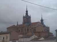 Iglesia vista desde el puente de los cinco ojos