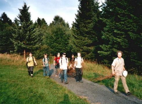 Reisig-Beschaffung f�r das Lagerfeuer am Abend