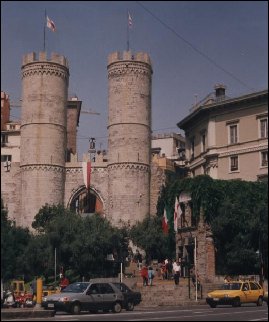 Porta Sopranan e Casa di Colombo