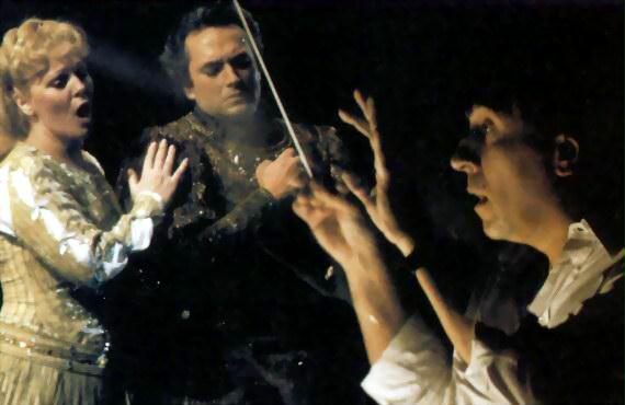 Jose Carreras in Simone Boccanegra tra Ricciarelli ed il direttore Abbado