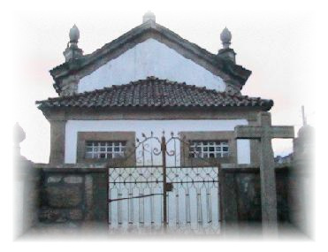 parte de tr�s da igreja 