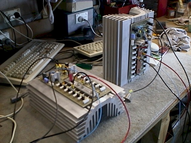 avamp2.jpg (92070 bytes)