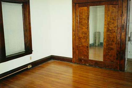 see the murphy bed?