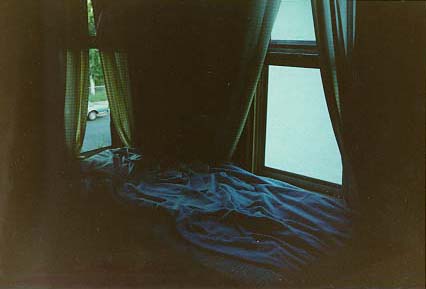 (clean) bedroom