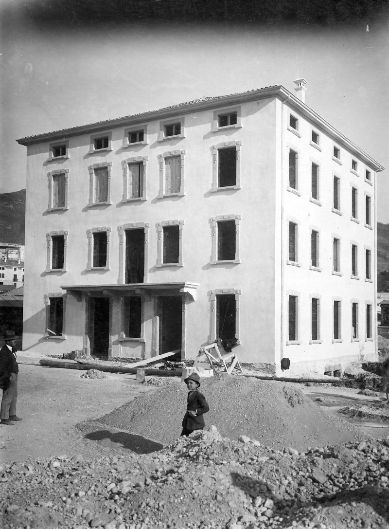 Edificio in ricostruzione