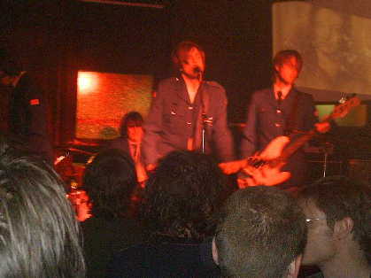 iLiKETRAiNS