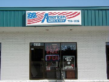store.jpg (19395 bytes)