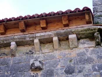 Estado de las obras de reparaci&oacute;n del tejado de la iglesia. Febrero 2003