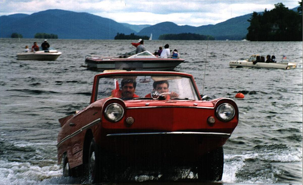 Michel Ferland's Amphicar emerging from the deep
