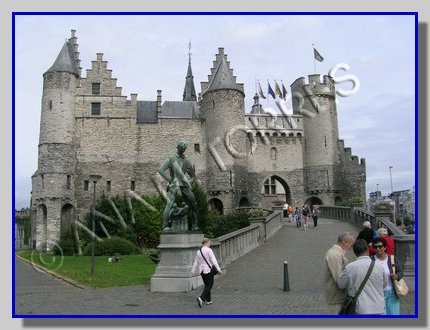 castillo amberes.jpg