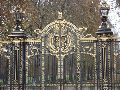 Buckingham Palace 2.jpg
